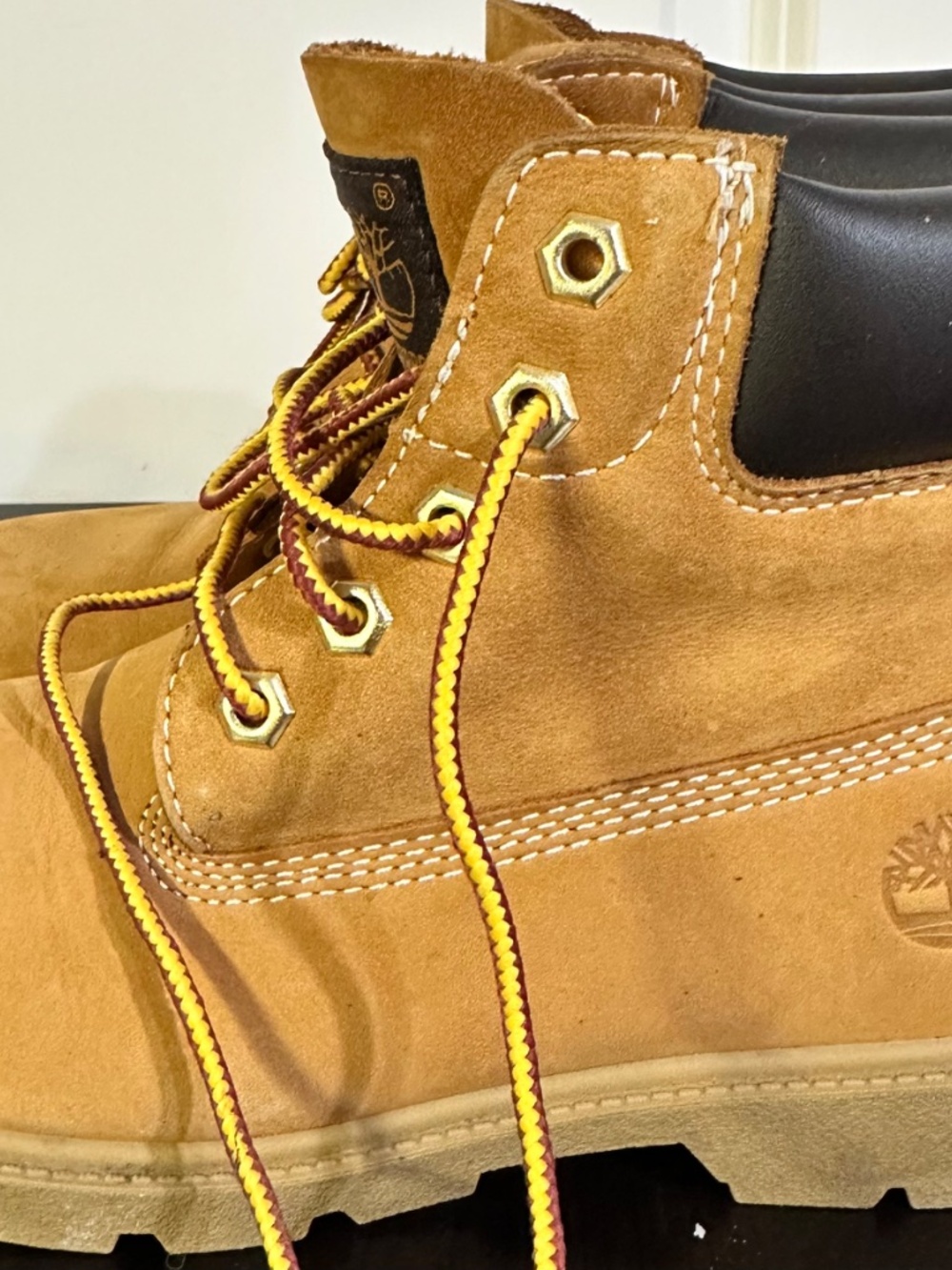 Kids Timberland Classic boots, Wheat color, size 2Y - Picture 3 of 5